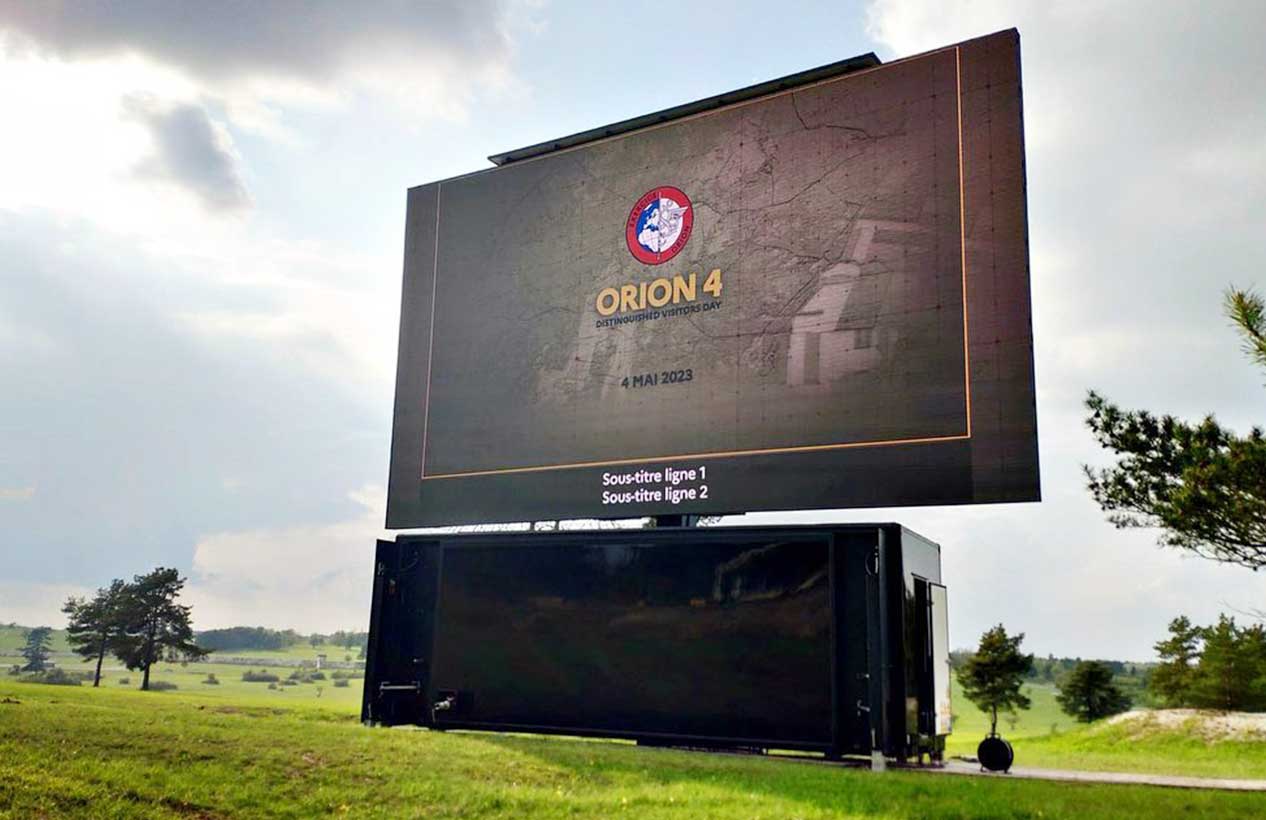 French Army Defense Establishment Truck Screen